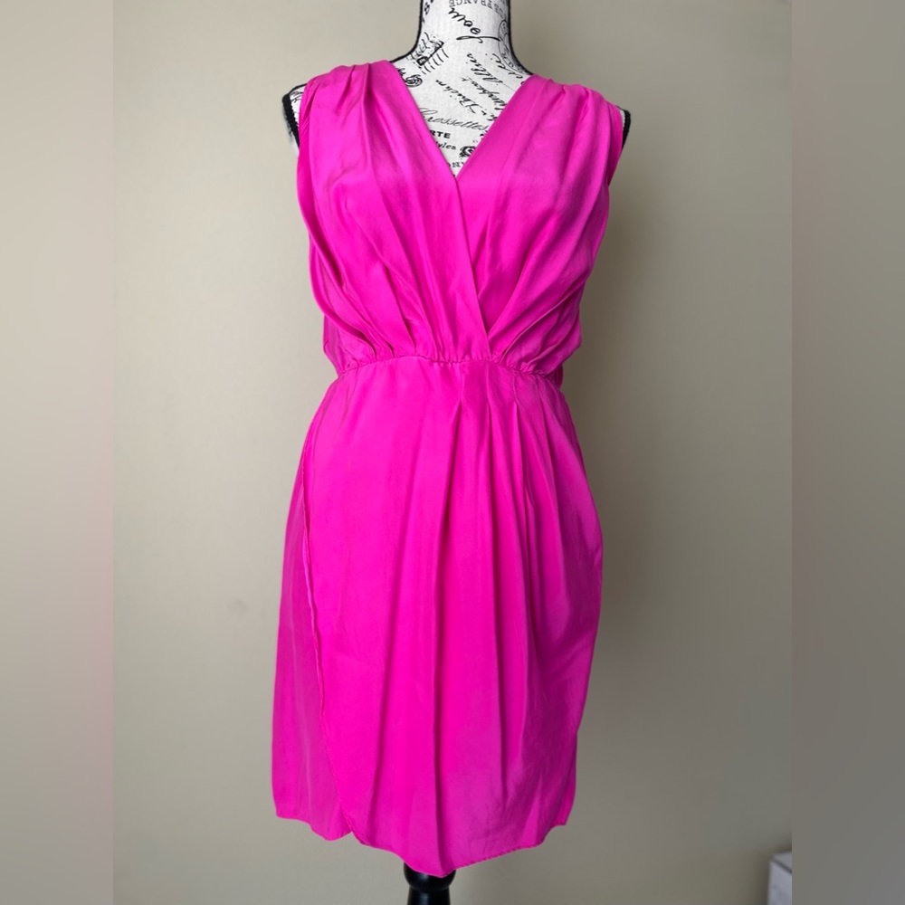 Preloved Amanda Uprichard sleeveless v-neck hot pink mini dress size Small